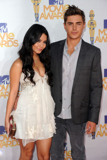 2010+MTV+Movie+Awards+Arrivals+joqpfO4trlfl