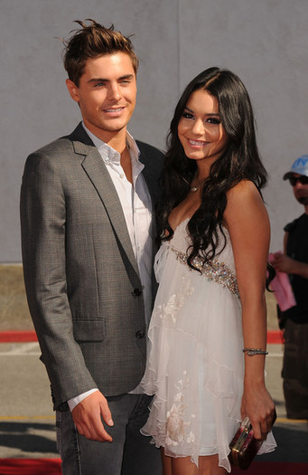 2010+MTV+Movie+Awards+Arrivals+tox5crXg3hJl