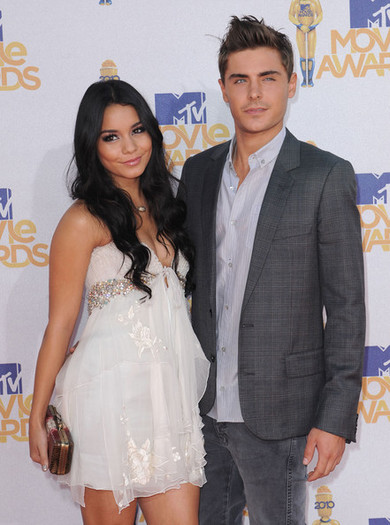 2010+MTV+Movie+Awards+S1IrMMF_I_9l - 0-Vanessa Hudgens-0