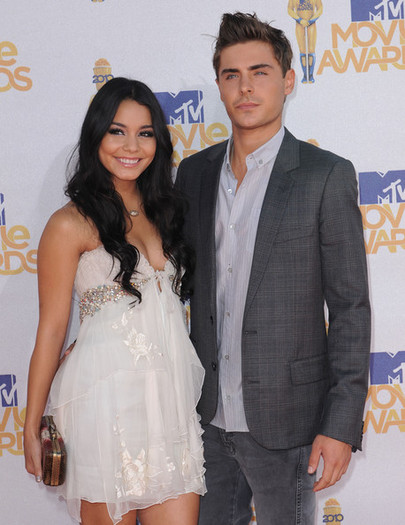 2010+MTV+Movie+Awards+VvIyN5VPpgal