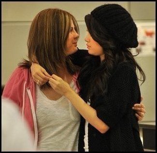 2vjs847 - 0-Selena Gomez-0