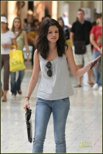 15cxz78 - 0-Selena Gomez-0