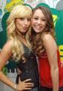 3 - miley cyrus si ashley tislade