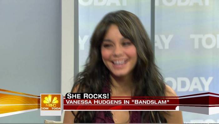 vanessaannehudgens_net-tvshow-todayshow-04aug09-HDcap1497