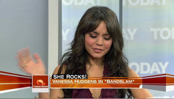 vanessaannehudgens_net-tvshow-todayshow-04aug09-HDcap1505