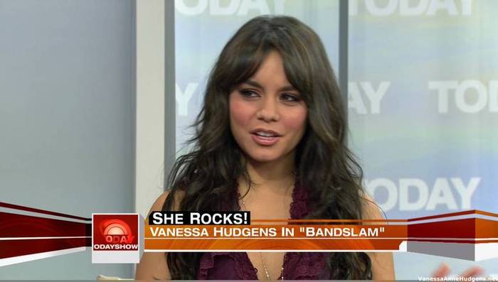 vanessaannehudgens_net-tvshow-todayshow-04aug09-HDcap1507