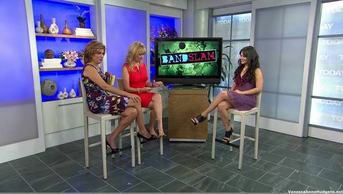 vanessaannehudgens_net-tvshow-todayshow-04aug09-HDcap1556