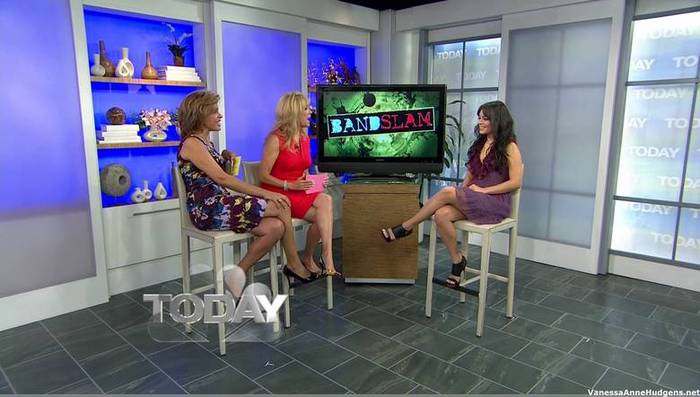 vanessaannehudgens_net-tvshow-todayshow-04aug09-HDcap1561