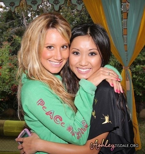 NNYXMDWGSZFHFOJFQZY - BRENDA SONG