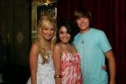 ashley-tisdale_11