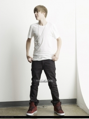 ~~ JusStiN BieEbEr ~~ - o_JuStiN phOtOshOoT 63_o