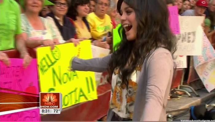 vanessaannehudgens_net-tvshow-todayshow-04aug09-HDcap0029