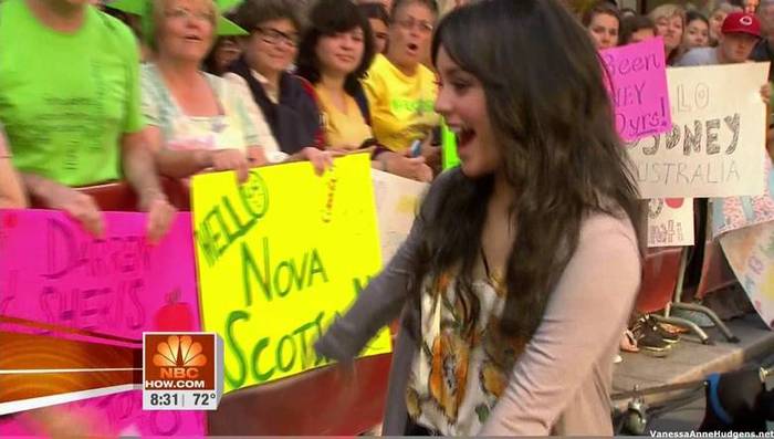 vanessaannehudgens_net-tvshow-todayshow-04aug09-HDcap0030