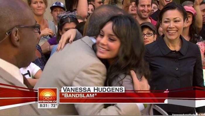 vanessaannehudgens_net-tvshow-todayshow-04aug09-HDcap0054