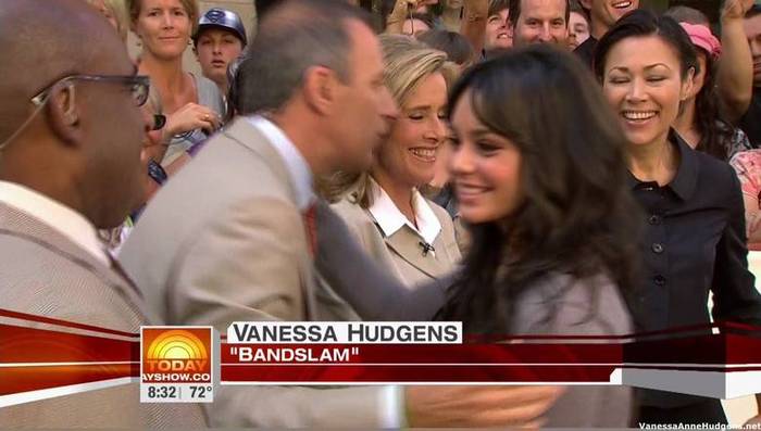 vanessaannehudgens_net-tvshow-todayshow-04aug09-HDcap0055