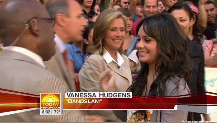 vanessaannehudgens_net-tvshow-todayshow-04aug09-HDcap0056