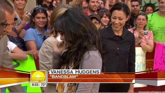 vanessaannehudgens_net-tvshow-todayshow-04aug09-HDcap0066