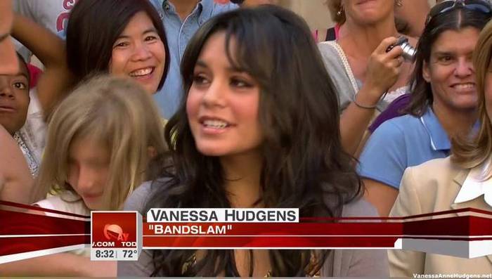 vanessaannehudgens_net-tvshow-todayshow-04aug09-HDcap0095