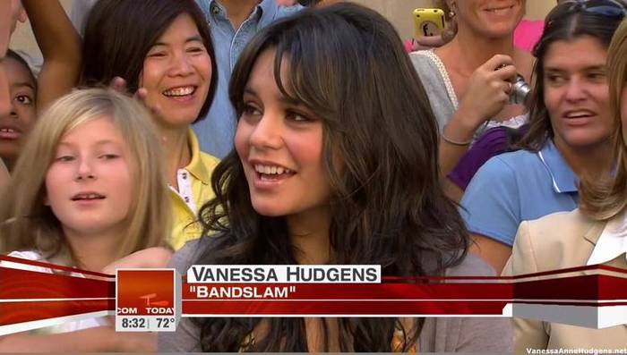 vanessaannehudgens_net-tvshow-todayshow-04aug09-HDcap0098