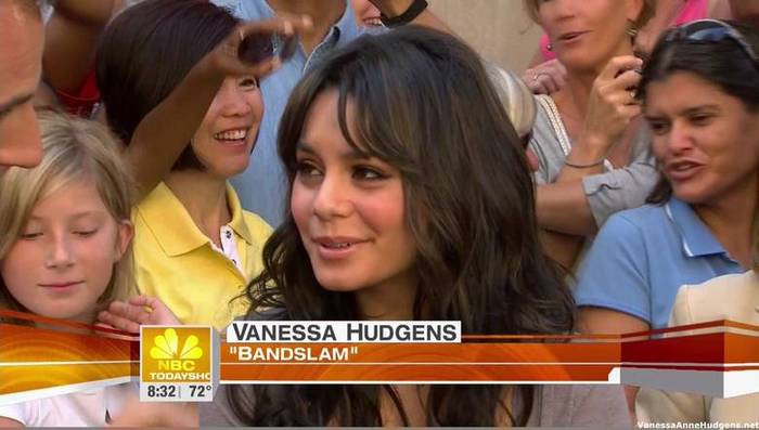 vanessaannehudgens_net-tvshow-todayshow-04aug09-HDcap0105