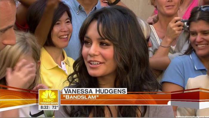 vanessaannehudgens_net-tvshow-todayshow-04aug09-HDcap0106