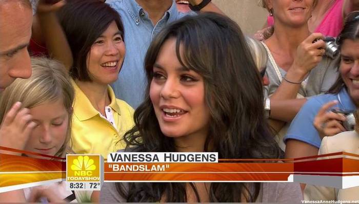 vanessaannehudgens_net-tvshow-todayshow-04aug09-HDcap0107