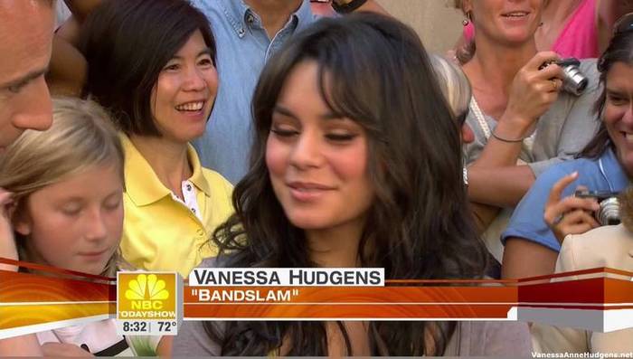 vanessaannehudgens_net-tvshow-todayshow-04aug09-HDcap0108