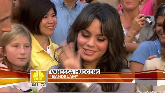 vanessaannehudgens_net-tvshow-todayshow-04aug09-HDcap0109