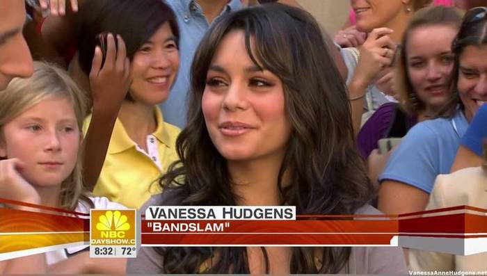 vanessaannehudgens_net-tvshow-todayshow-04aug09-HDcap0111