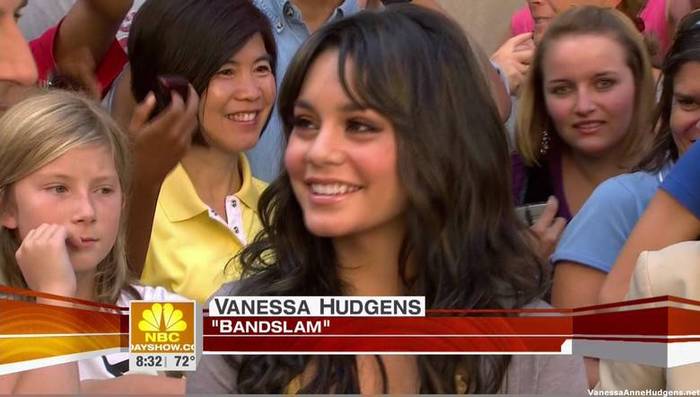 vanessaannehudgens_net-tvshow-todayshow-04aug09-HDcap0112