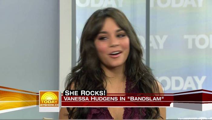 vanessaannehudgens_net-tvshow-todayshow-04aug09-HDcap1003