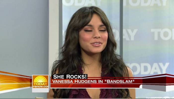 vanessaannehudgens_net-tvshow-todayshow-04aug09-HDcap1005