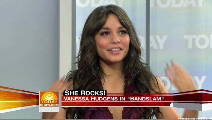 vanessaannehudgens_net-tvshow-todayshow-04aug09-HDcap1007