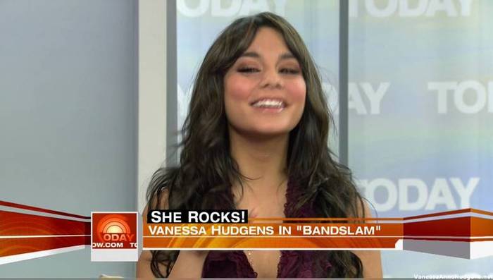 vanessaannehudgens_net-tvshow-todayshow-04aug09-HDcap1011