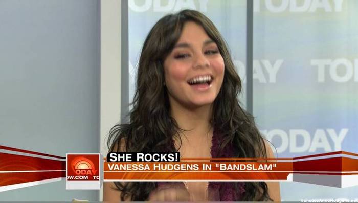 vanessaannehudgens_net-tvshow-todayshow-04aug09-HDcap1012