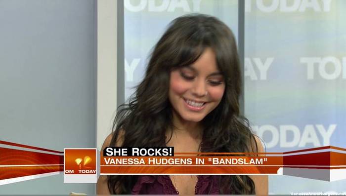 vanessaannehudgens_net-tvshow-todayshow-04aug09-HDcap1019