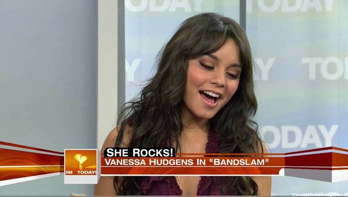 vanessaannehudgens_net-tvshow-todayshow-04aug09-HDcap1020