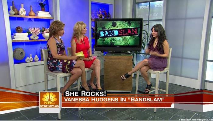 vanessaannehudgens_net-tvshow-todayshow-04aug09-HDcap1033