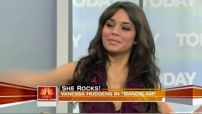 vanessaannehudgens_net-tvshow-todayshow-04aug09-HDcap1036