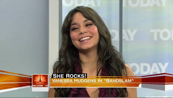 vanessaannehudgens_net-tvshow-todayshow-04aug09-HDcap1042