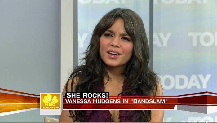 vanessaannehudgens_net-tvshow-todayshow-04aug09-HDcap1405