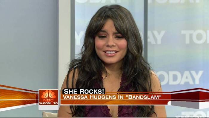 vanessaannehudgens_net-tvshow-todayshow-04aug09-HDcap1421