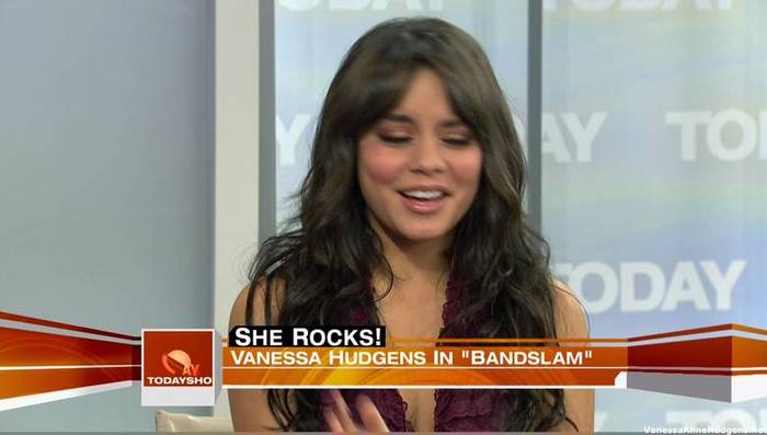 vanessaannehudgens_net-tvshow-todayshow-04aug09-HDcap1432