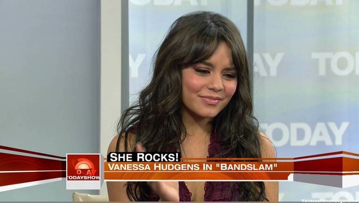 vanessaannehudgens_net-tvshow-todayshow-04aug09-HDcap1434