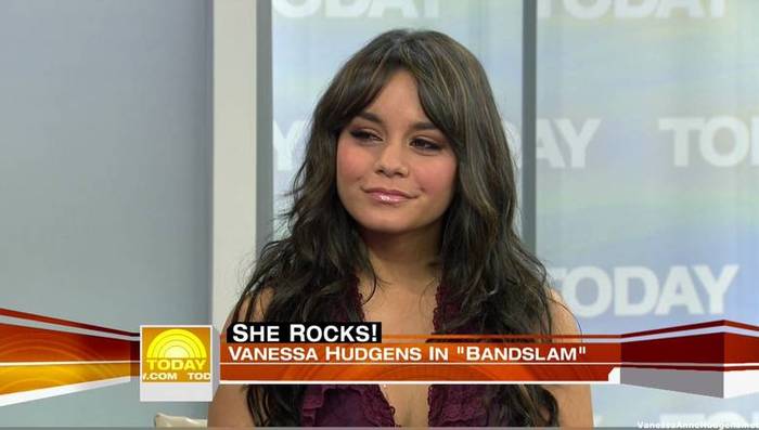 vanessaannehudgens_net-tvshow-todayshow-04aug09-HDcap1449