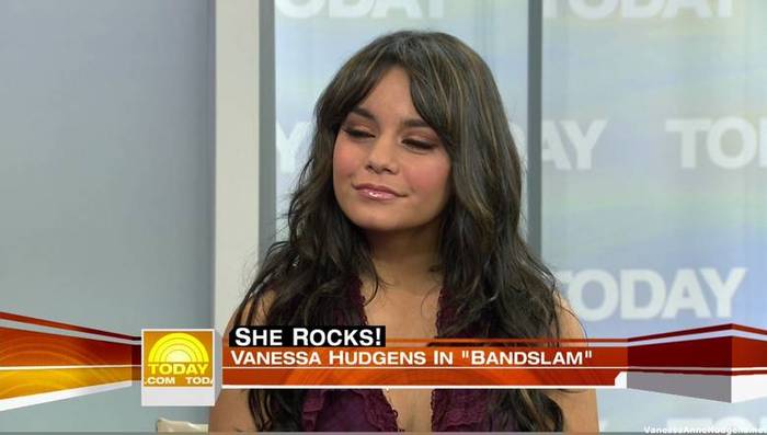 vanessaannehudgens_net-tvshow-todayshow-04aug09-HDcap1450