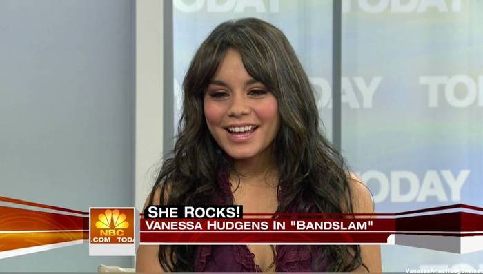 vanessaannehudgens_net-tvshow-todayshow-04aug09-HDcap1496