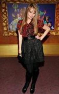 12198770_YZWMCIUMG - Debbi Ryan
