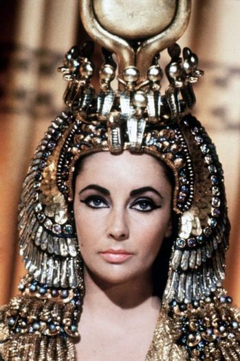 Elizabeth Taylor in rolul Cleopatrei