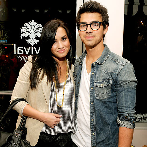 joe-jonas-495 - demi lovato